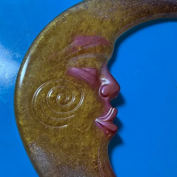 Unique Resin Gold Crescent (Left)Moon Wall Decor - Picture 4 of 15